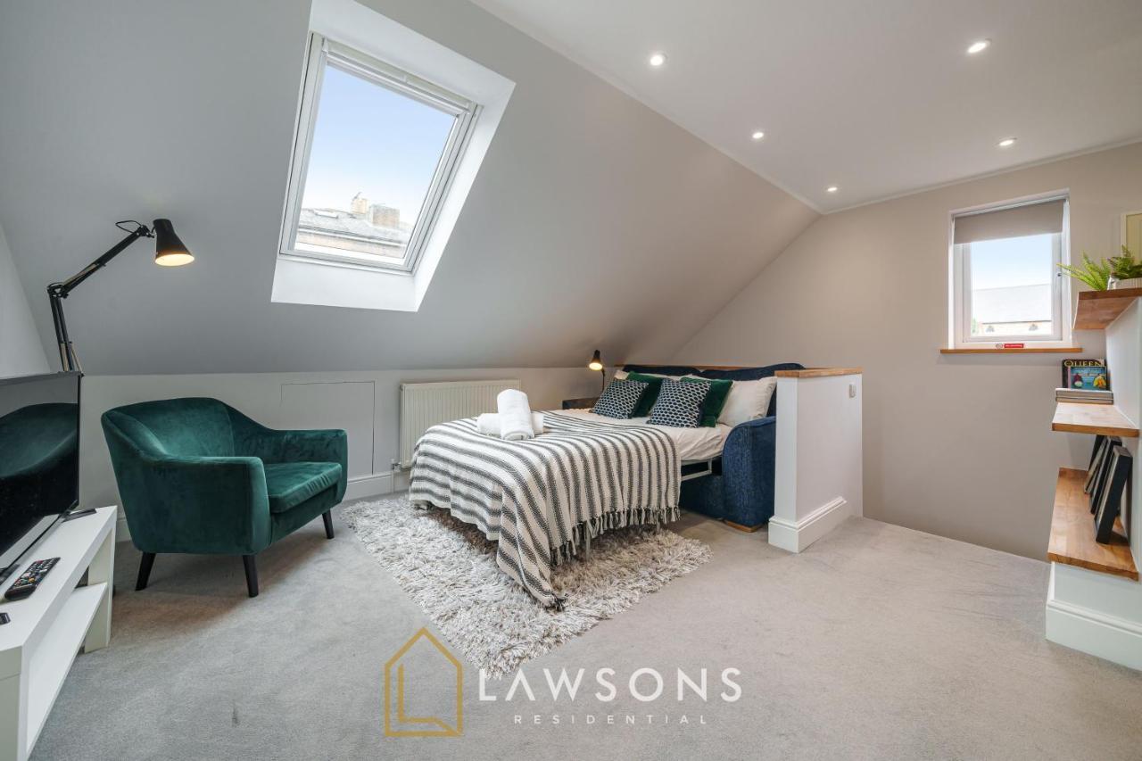 Loft Living By Lawsons With Parking Apartment Windsor Exterior photo