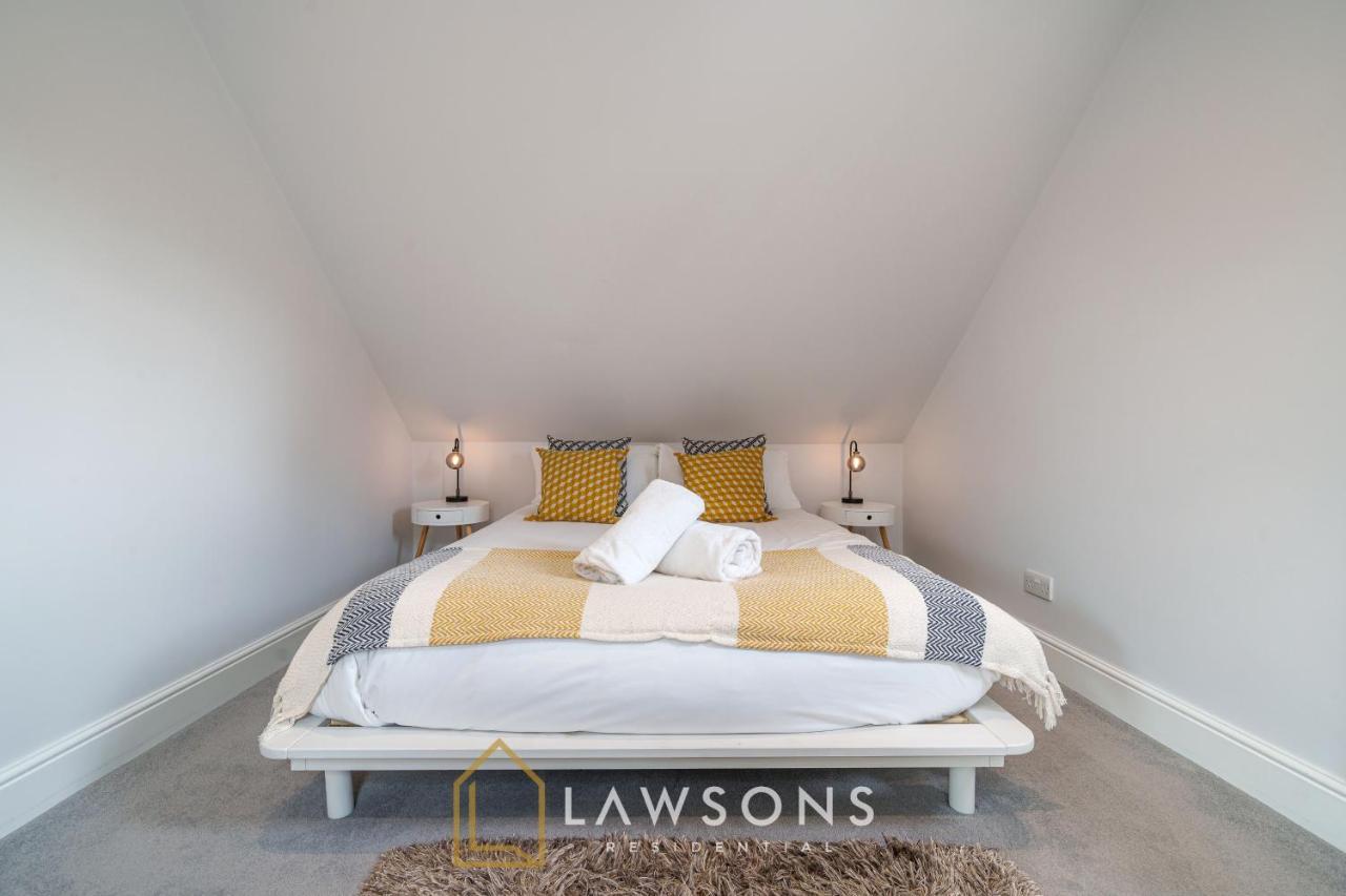 Loft Living By Lawsons With Parking Apartment Windsor Exterior photo